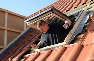 Pose de fenêtres de toit Velux à Villegly